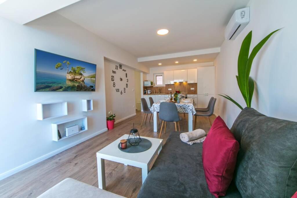 Apartman Macan Brela Exterior photo